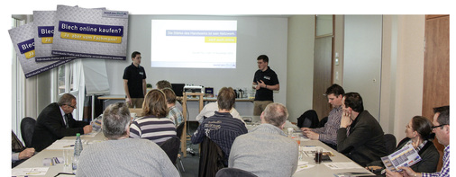 
Dennis Dörr und Christof Lay präsentieren im Rahmen des BAUMETALL-Treffs die Internetplattform www.bestell-dein-blech.de
