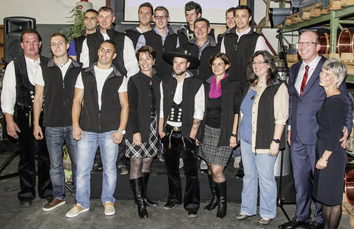 Zum ehemaligen Hessel- und dem neuen Schaaf-Spezialisten-Team gehören neben Klempnermeistern auch Dachdecker- und Zimmerermeister
