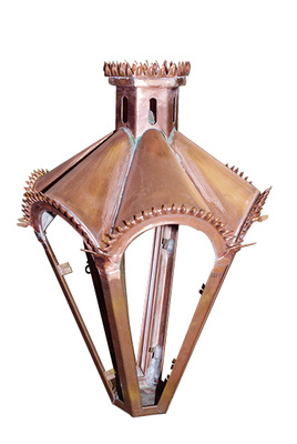 
Die Kunst, dekorative Lampen anzufertigen, erlernte Matthias Weber in der Ausbildung bei einem Klempner- und Kunsthandwerksbetrieb
