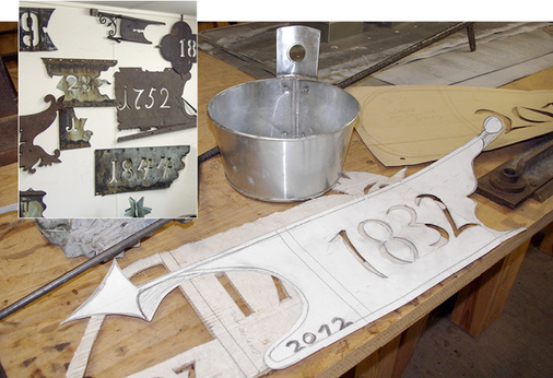 
Dieses Dachdeckermörtelfass mit aufgefalztem Boden und Drahteinlage zur Rand-stabilisierung wurde als Winterarbeit von Lehrlingen gefertigt. Davor liegt eine Wetter-fahnen-Schablone im Maßstab 1:1
