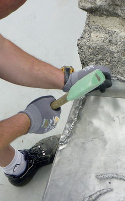 
Verstemmen der Anschlussfuge mit Bleiwolle
