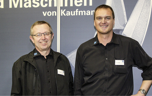 Kaufmann-Geschäftsführer Manfred Hösler und Messeorganisator Thorsten Schalk sind mit der Hausmesse überaus zufrieden
