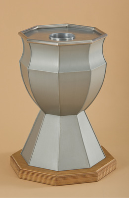 Achtteilige Titanzink-Vase von Marco Mayer
