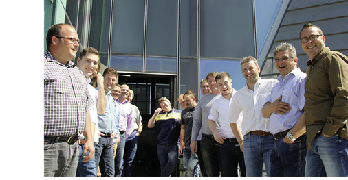 Macher am Start: Mitglieder des BAUMETALL-Treffs vor demKlempner- und Kupferschmiede-Museum in Karlstadt
