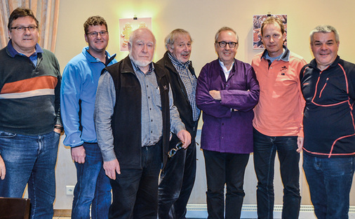 
Keine leichte Aufgabe: Die Jury um Bernard Trächsel (l.) und VDSS-Präsident René Fasler (2.v.l.)
