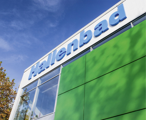 
Fassadensysteme von Schrag werden nach Angaben des Architekten individuell gefertigt. Die Maßgenauigkeit in der Fertigung ist dabei entscheidend für die Optik einer Fassade
