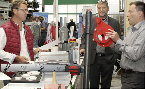 



Das M.A.S.C.-Team präsentierte bei Barth zahlreiche Neuigkeiten wie den Dichtbandabroller oder den neuartigen Fassadenabzweig
