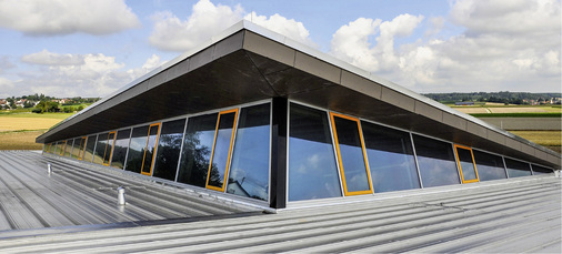 <p>
</p>

<p>
Die Lösung für die Abdichtung der zwei unterschiedlich hohen Dachebenen mit einer Gesamtfläche von ca. 1500 m
<sup>2</sup>
 lieferte der Hersteller Zambelli
</p> - © Foto: Roland Rieger, Grimoldsried

