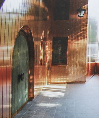 
Formschön: paneelumrahmter Eingangsbereich
