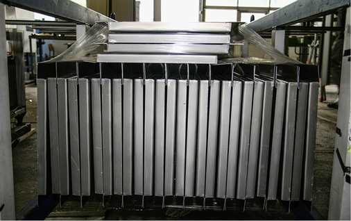 
Raffiniert: Gestell zum beschädigungsfreien Versand
