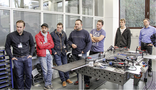 Die Klempner-Meisterschüler der Stuttgarter Robert-Mayer-Schulehören aufmerksam zu&nbsp;...
