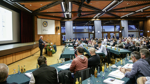 Robert Smejkal spricht über WDVS-Systeme

&nbsp;
