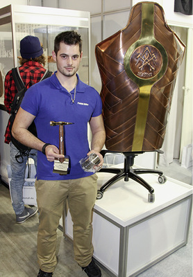 Patrick Stifter gewinnt mit seinem Chefsessel
