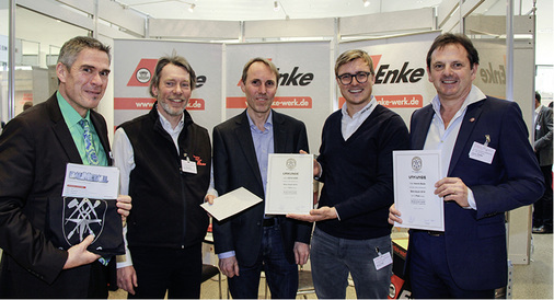 
A. Buck, K. Höhnemann, H. Bade, T. Engel und Ausbilder Johannes Binder gratulieren Hendrik Bade (bei der Preisverleihung leider nicht anwesend) zum Sieg im SMV-Wettbewerb „Best Azubi“
