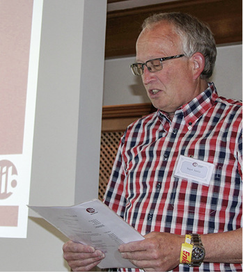 Kassierer Xaver Stark hat die Finanzen des iib perfekt im Griff
