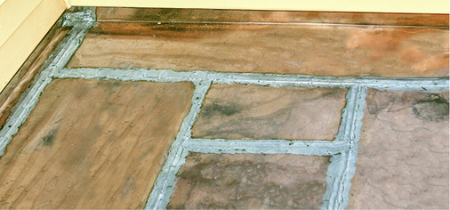 
Wandanschluss eines Soldered Flat Seamed Copper Roofs an einer besonders kleinen Dachfläche
