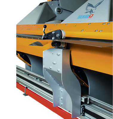 
Die neue TZ ist mit einer elektrischen Langschneideeinheit ausgestattet
