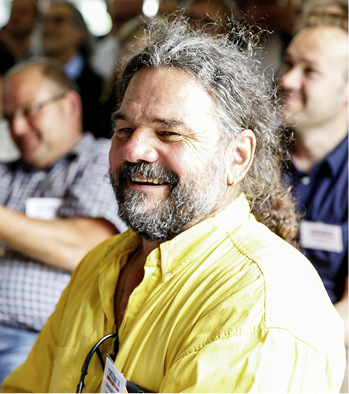 Berthold Zürn stellte im Rahmen des BAUMETALL-Innovationspreises gleich drei nützliche Werkzeuge vor
