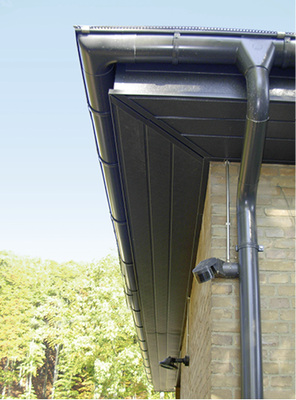 
Der Blitzstrom wurde zuverlässig über Prefa-Sidings, Dachrinne, Regenrohre und Blitzschutzeinrichtung abgeleitet
