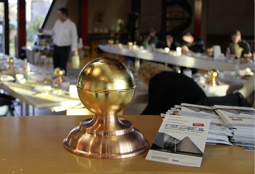 
Kisso-Kugel: Das fertig vergoldete Ergebnis kann sich sehen lassen
