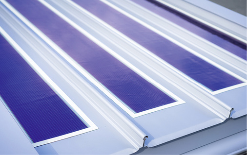 
Zambelli präsentiert erstmals eine neue gebäudeintegrierte Variante mit der Helia-Film-Solarfolie



