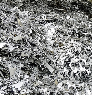 
Rund geformte Altmetall-Profile sind Vorlage für die Fassade 
