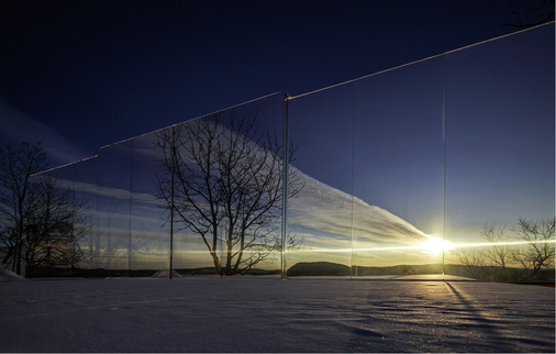 
Die Spiegelfassade lässt „Casa invisible” (das unsichtbare Haus) vollständig mit der Umgebung verschmelzen



