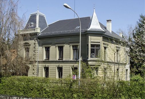 <p>
Die restaurierte Sandstein-Villa an der Jurastraße 44 in 4900 Langenthal, Schweiz
</p>