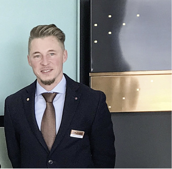 
Matthias Schoppe freut sich auf die bevorstehende Fusion von Kupfer, Kunst und kulinarischem Vergnügen. Er ist Aurubis-Sales & Project Manager Architecture Products für Deutschland, Österreich und die Schweiz
