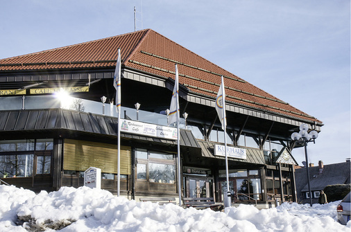 <p>
Klempner-Kultstätte-Kurhaus: Hier findet der vom SHK-Fachverband Baden-Württemberg jährlich veranstaltete Klempnertreff statt
</p>