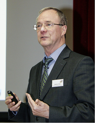 
Dietmar Zahn präsentiert die ZVSHK-Kampagne 
