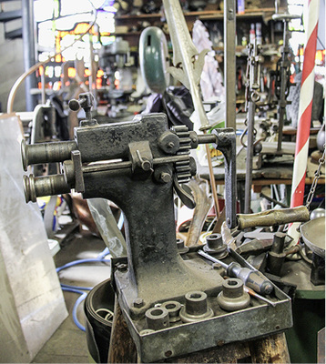 
Die alte Sickenmaschine scheint eben noch betätigt worden zu sein
