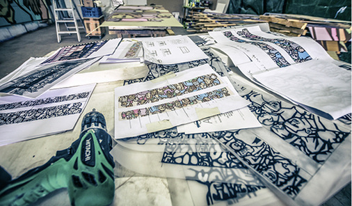 



Handgezeichnete Entwürfe vom Künstler Joël Rollinger für eine Fassadenseite
