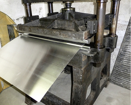 
Die 500 kg schwere Presse wurde zur Wellblechfertigung umgebaut
