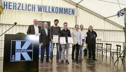 



Im Rahmen der Lossprechungsfeier erhielt Simon Böhm (3.v.l.) eine Auszeichnung 
