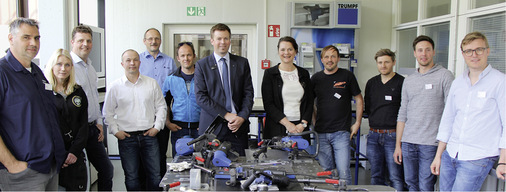 &nbsp;

Zwölf von 13 interessierten „Baumetallern“
