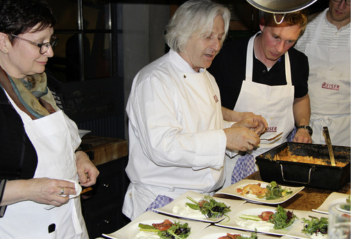
Sternekoch Bernard Reiser fusioniert Kupferkunst mit kulinarischem Vergnügen 
