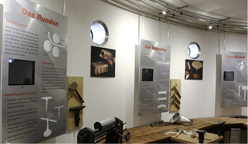 <p>Die traditionellen Handwerkstechniken werden dort anhand zahlreicher Multimedia-Schautafeln erklärt</p> - © Klempnermuseum und iib