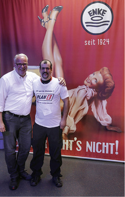 H.U. Kainzinger (l.)mit Preisträger Sascha Schmäck

