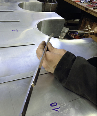 
Lötmarathon an den zwölf Balustradenbögen 
