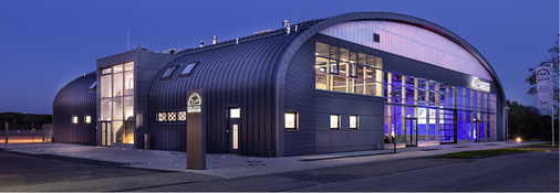 



Der Event-Hangar ist flexibel nutzbar und zählt zu den Attraktionen in Mönchen-gladbach
