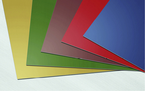 <p>
Rheinzink Color Line bietet zahlreiche Möglichkeiten für die moderne Gestaltung von Dachflächen und Fassaden
</p>