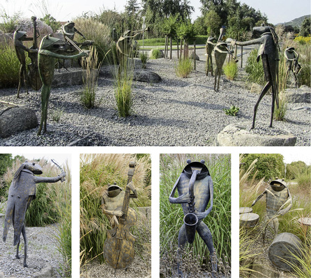 <p>
Froschkonzert: Ernst Gaßmann verwandelte diese Kreisverkehrs-Insel in ein Open-Air-Gelände 
</p>