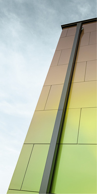 



Passend zur kubischen Form des Baukörpers wurde für die Entwässerung das Quadratrohr von Prefa gewählt
