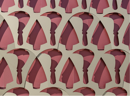 



Das Fassadenmuster zeigt Pflugschar und Rebmesser – die beiden Wappenzeichen der Gemeinde
