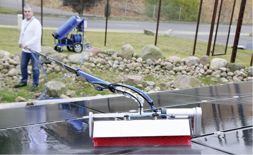 
Perfekt für die Glas-, Fassaden- und Solarreinigung: rotierende Spezialbürste Rotaqleen



