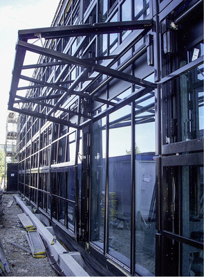 



Hebefalttor vor der Beplankung
