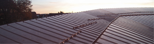 



Für einen ausreichenden Gefällesprung wurde die Schalung aufgedoppelt
