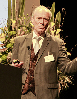 <p>
Dr. Michael Meetz
</p>