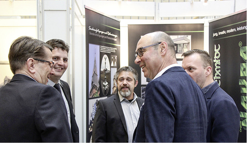 
Michael Messerschmidt (2. v. l.) im Fachgespräch
